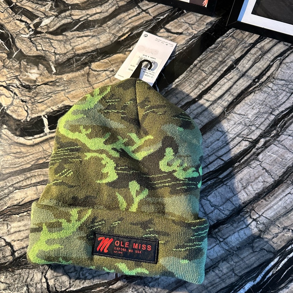 NIKE unisex Ole Miss Rebels Nike Veterans Day Cuffed Knit Hat - Camo